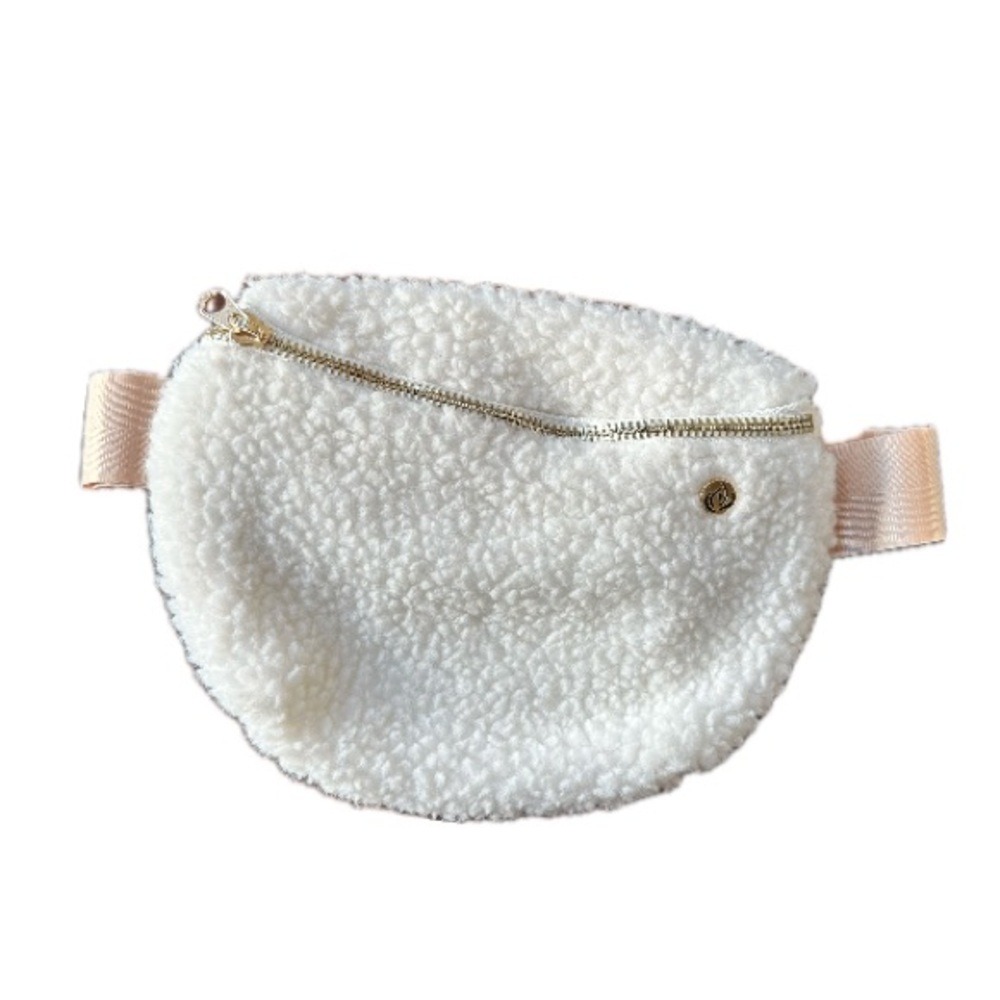 Apana Cozy Studio to Street Sherpa Belt Bag